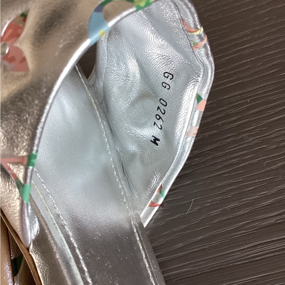 Louis Vuitton sandals - Picture 7 of 12